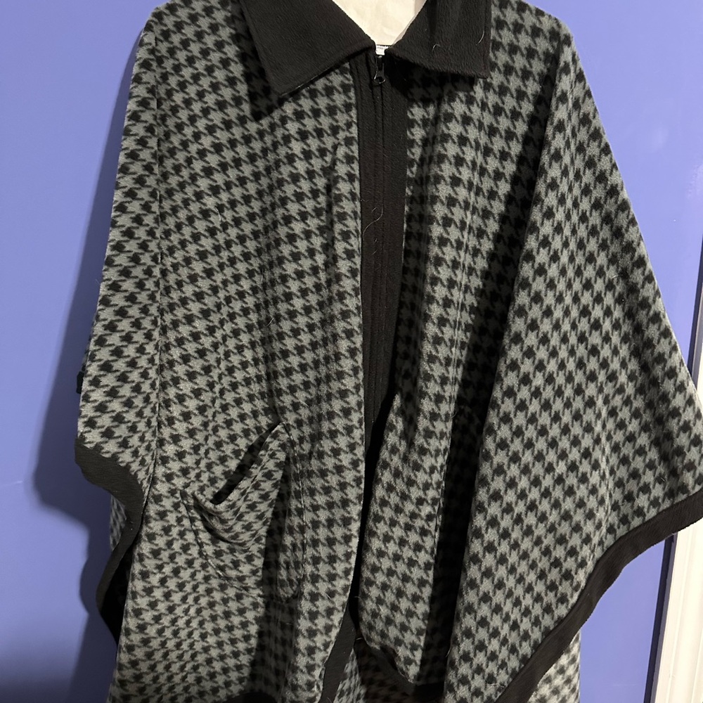 Women’s  Houndstooth Black and Gray Jacket LeModa  One Size Soft Cozy Poncho